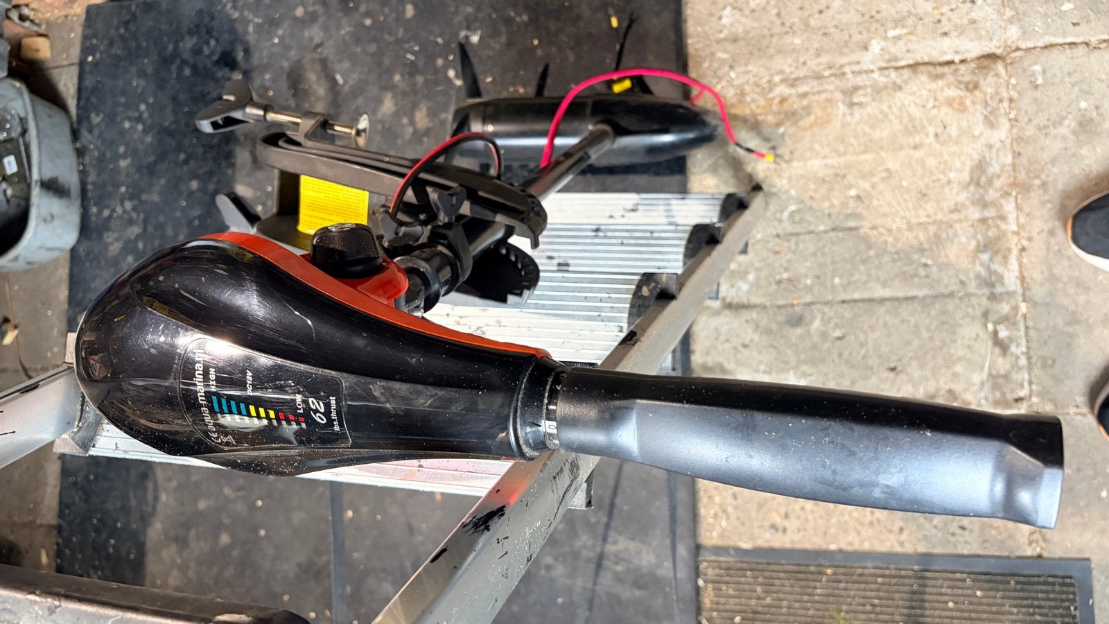 Aqua-Marina elektrische buitenboordmotor 62 lbs met accu