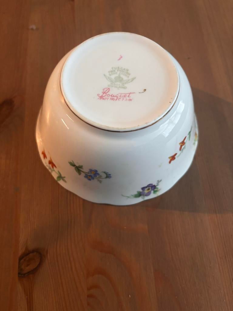 Antieke Tuscan Fine English Bone China "Bouquet" schaal, Ophalen of Verzenden
