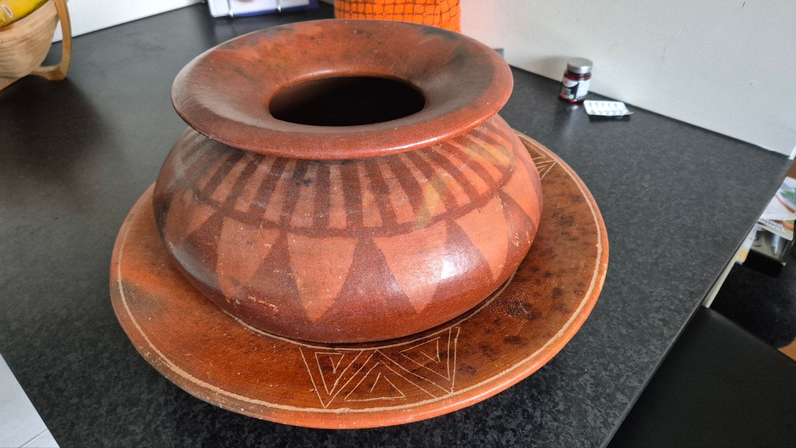Indonesische, handgestookte aardewerk pot en schaal, Ophalen