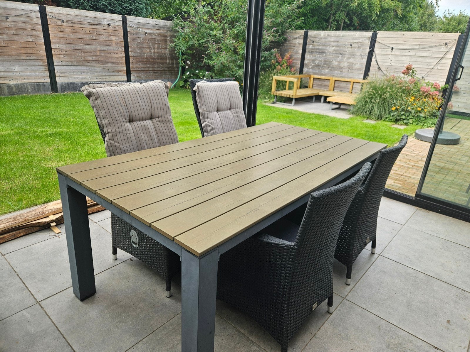 Tuinset Bois le Duc: tafel met 4 stoelen (2 verstelbaar), Tuin en Terras, Ophalen, 4 zitplaatsen, Gebruikt, Aluminium