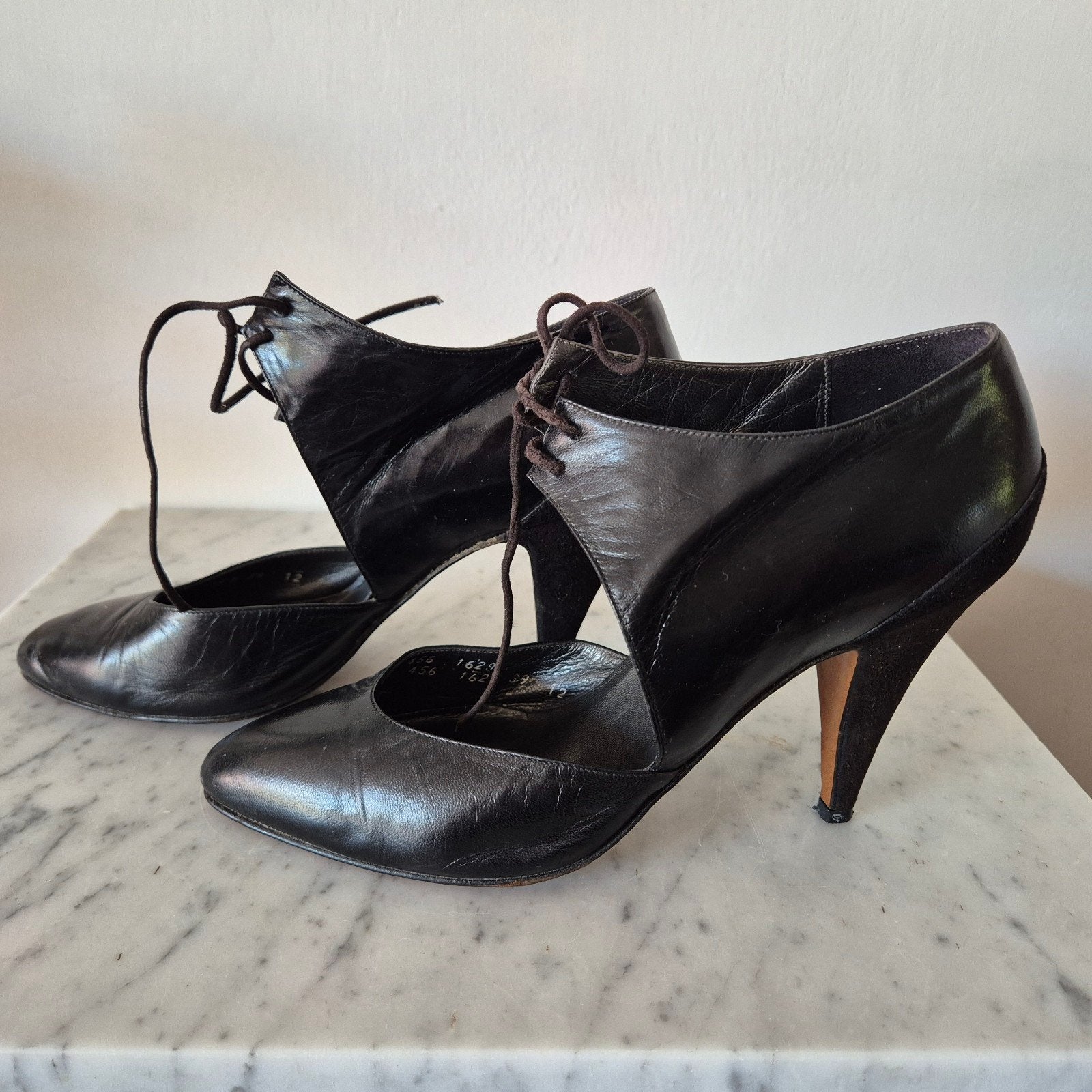Italiaanse Leren Pumps Suède Hakken Maat 39, Kleding | Dames, Schoenen, Ophalen of Verzenden, Gedragen, Zwart, Pumps