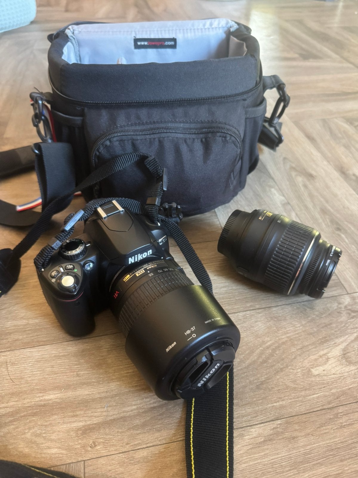 Nikon D60 spiegelreflexcamera (als nieuw) met 2 Nikon lenzen, Spiegelreflex, Ophalen of Verzenden, Zo goed als nieuw, Lensdop
