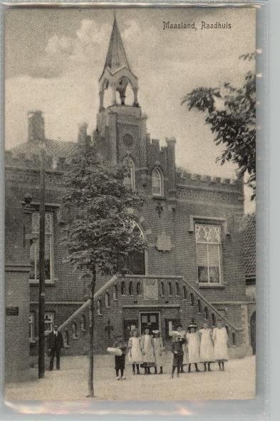 Maasland Raadhuis met volk uitg J. Waltman, Verzenden, Voor 1920, Ongelopen, Zuid-Holland