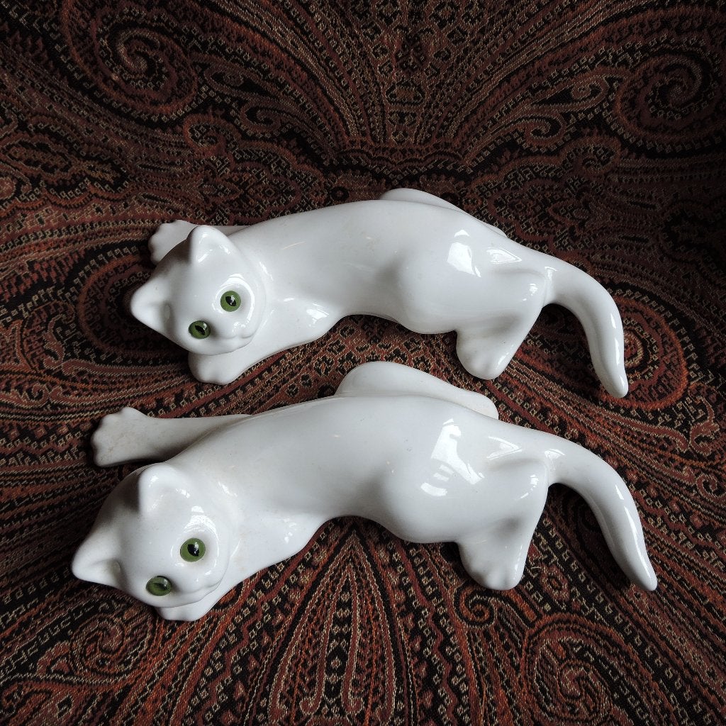 Vintage beeld kat wit porselein poes groene ogen, Ophalen of Verzenden, Zo goed als nieuw, Dier