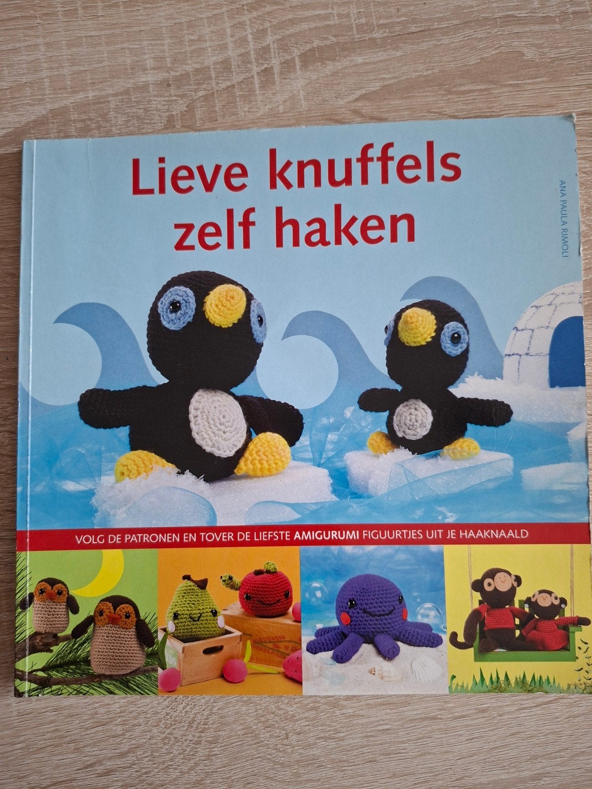 Haakboek: Lieve knuffels zelf haken - Amigurumi patronen, Ophalen of Verzenden, Gebruikt