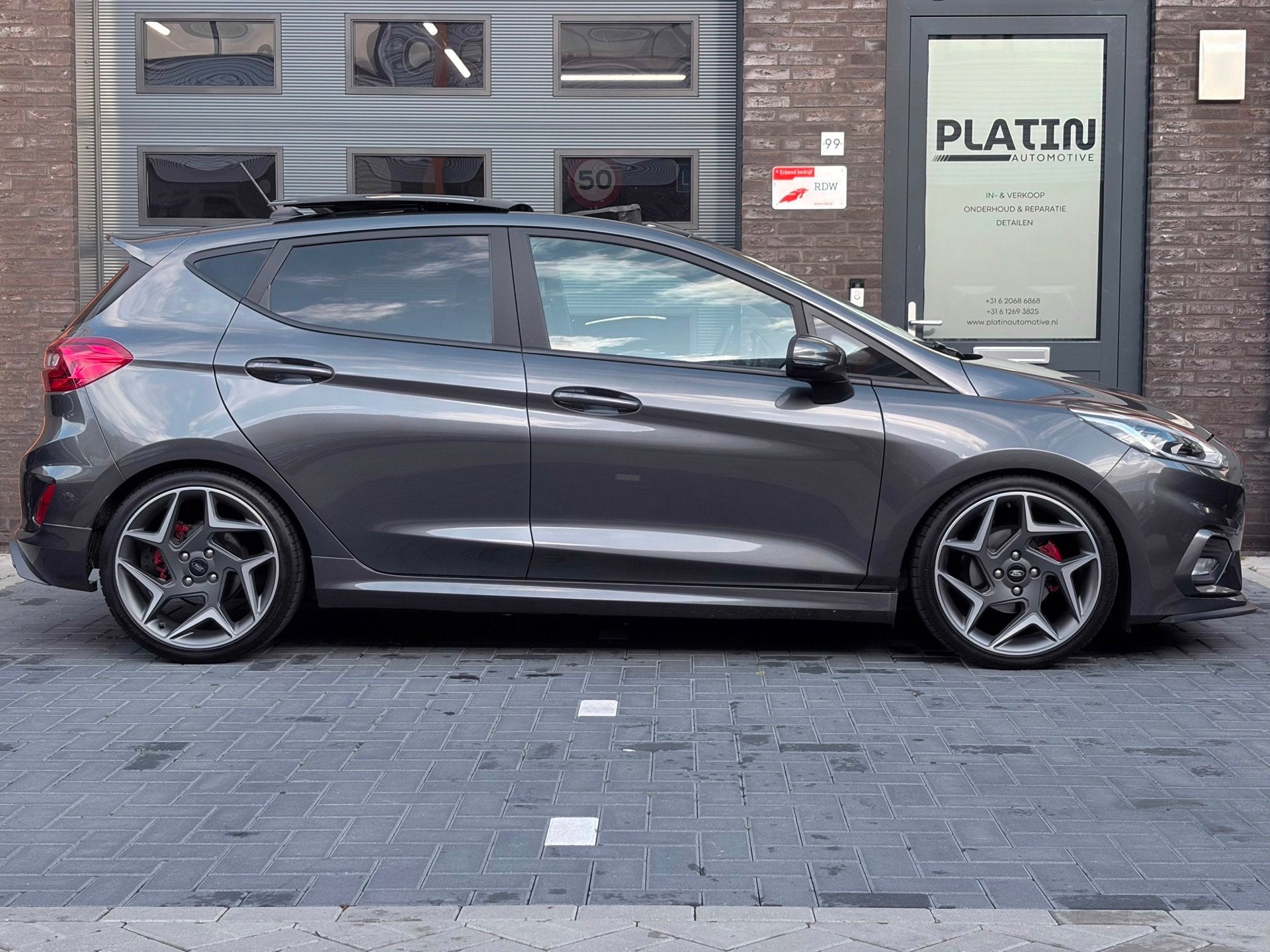 Ford Fiesta 1.0 EcoBoost ST-Line 140pk|ST-Ombouw|Pano|Dealer, Auto's, Voorwielaandrijving, Dealer onderhouden, Stof, Gebruikt