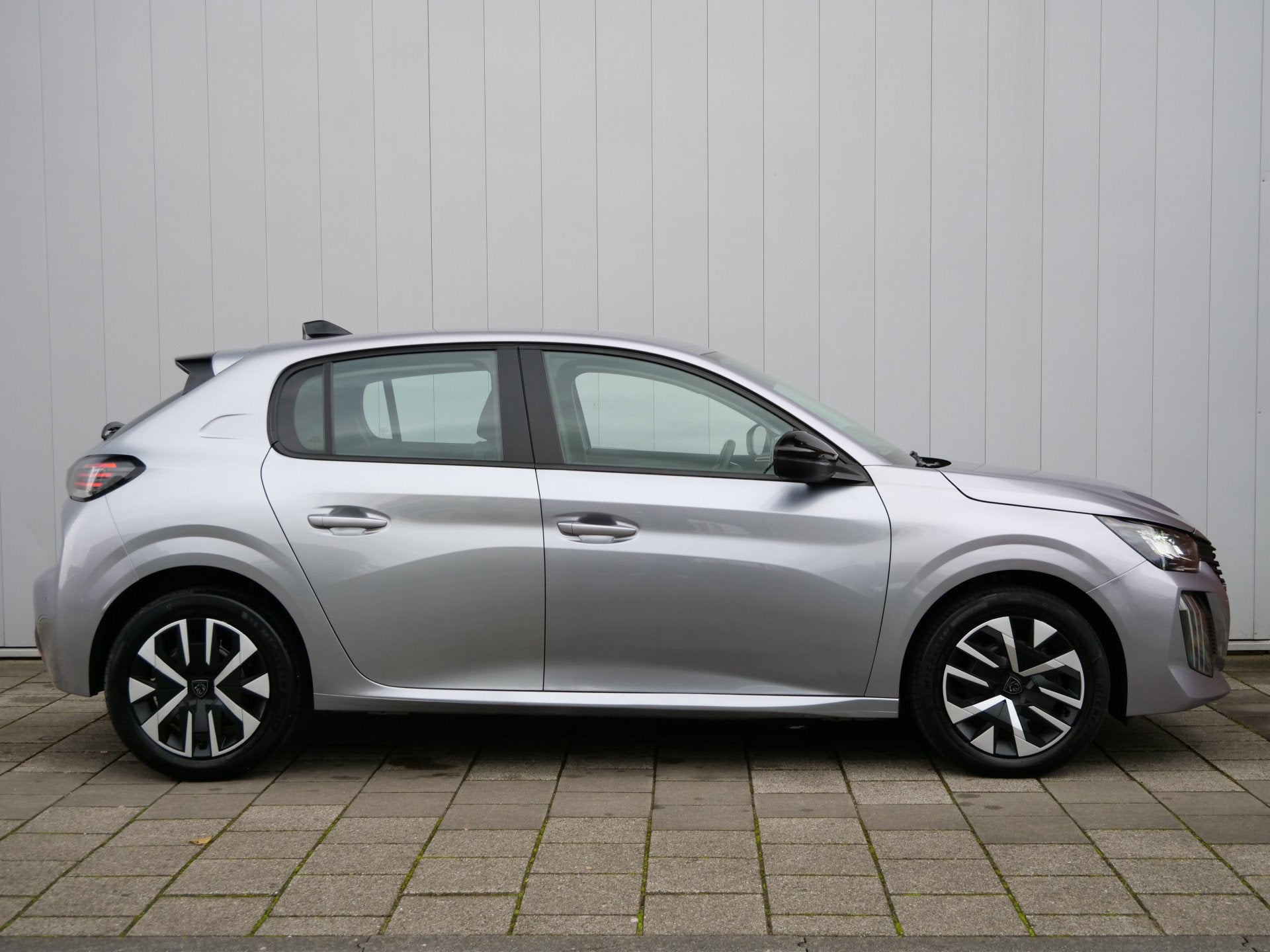 Peugeot 208 1.2 PureTech 100 Pk Active Apple Carplay / Navig, Auto's, Voorwielaandrijving, Handgeschakeld, 3 cilinders, 1065 kg