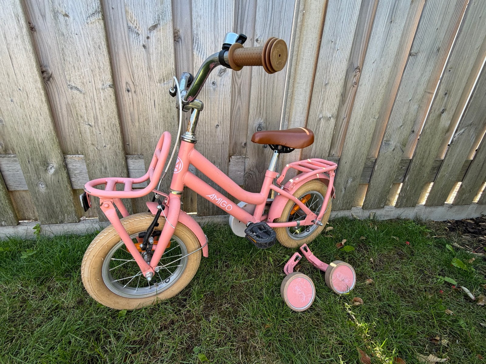 Amigo meisjesfiets 12 inch met zijwieltjes, Ophalen, Terugtraprem, Zijwieltjes, Gebruikt