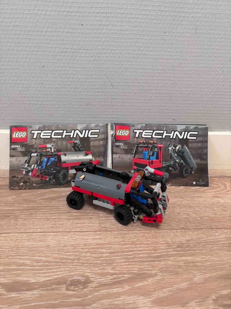 LEGO Technic 42084 Haakarmwagen en Watertruck, Ophalen of Verzenden, Zo goed als nieuw, Overige merken