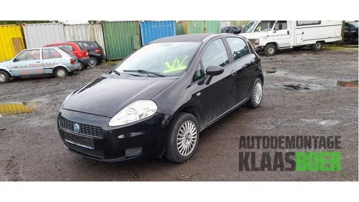 Portier 4Deurs links-voor van een Fiat Punto Grande, Gebruikt, -, Deur, -