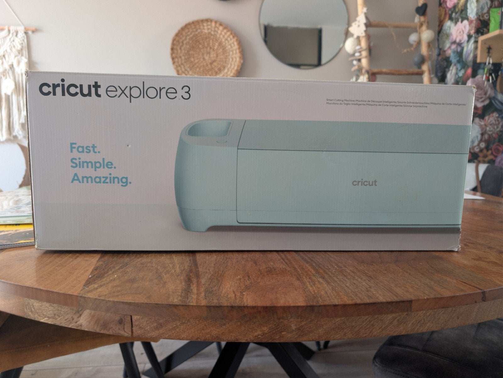 Cricut Explore 3 Snijmachine met Accessoires, Hobby en Vrije tijd, Knutselen, Gebruikt, Machine, Elektrisch, Geschikt voor karton
