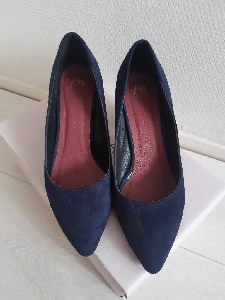 Anna Field imitatiesuede pump donkerblauw maat 38, Ophalen, Zo goed als nieuw, Blauw