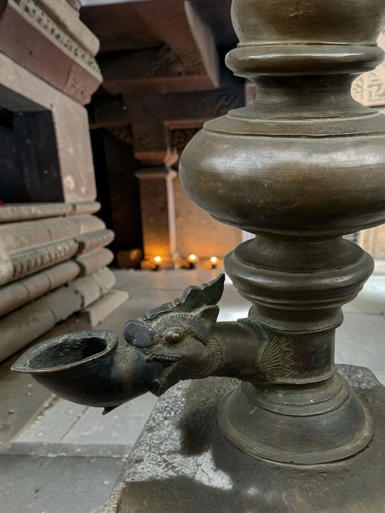 Antieke bronzen olielamp uit hindoeïstische tempel, Antiek en Kunst, Ophalen of Verzenden