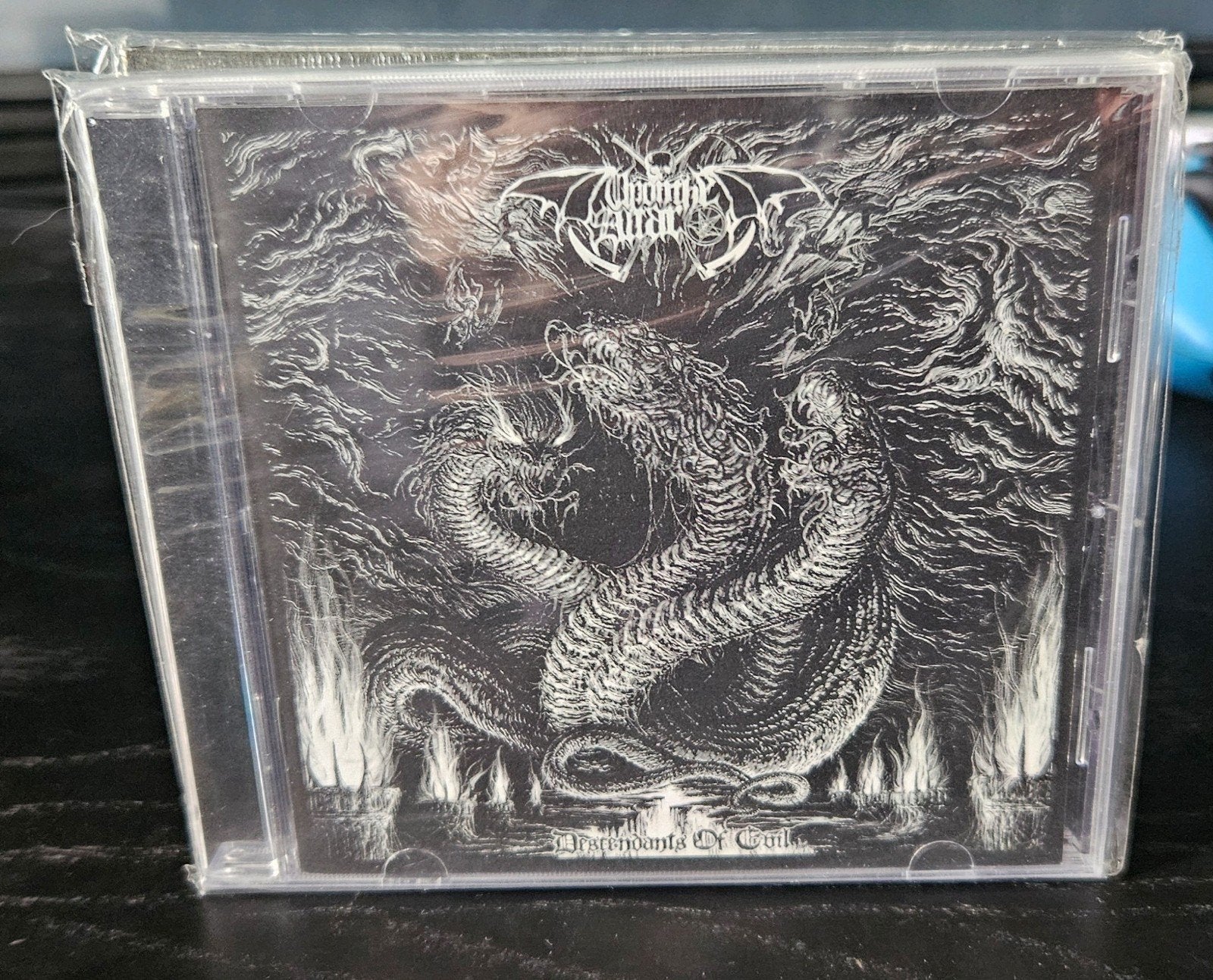 Upon the Altar - Descendants Of Evil CD Nieuw, Ophalen, Nieuw in verpakking