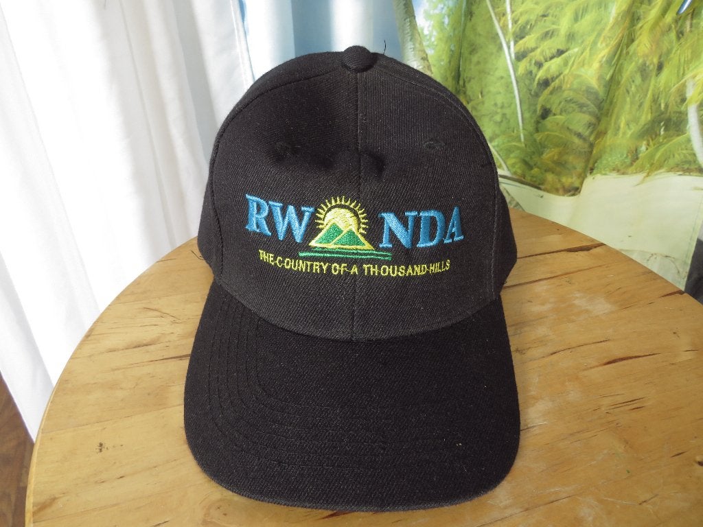 zwarte pet  rwanda the country of a thousand hills, Kleding | Heren, Ophalen of Verzenden, Gedragen, One size fits all, Pet