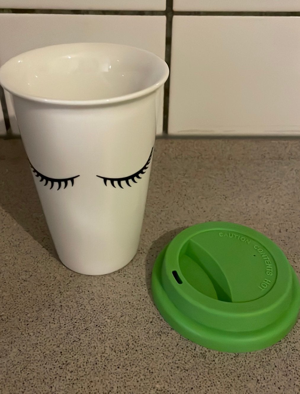 Riverdale coffee to go beker met deksel wimpers, Ophalen of Verzenden, Zo goed als nieuw, Overige stijlen, Kop(pen) en/of Schotel(s)