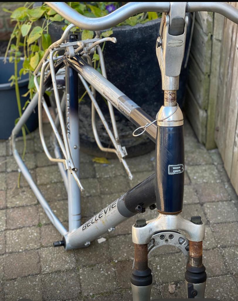 Bellevie fietsframe met voorvork en stuur, Ophalen, Frame, Gebruikt, Aluminium