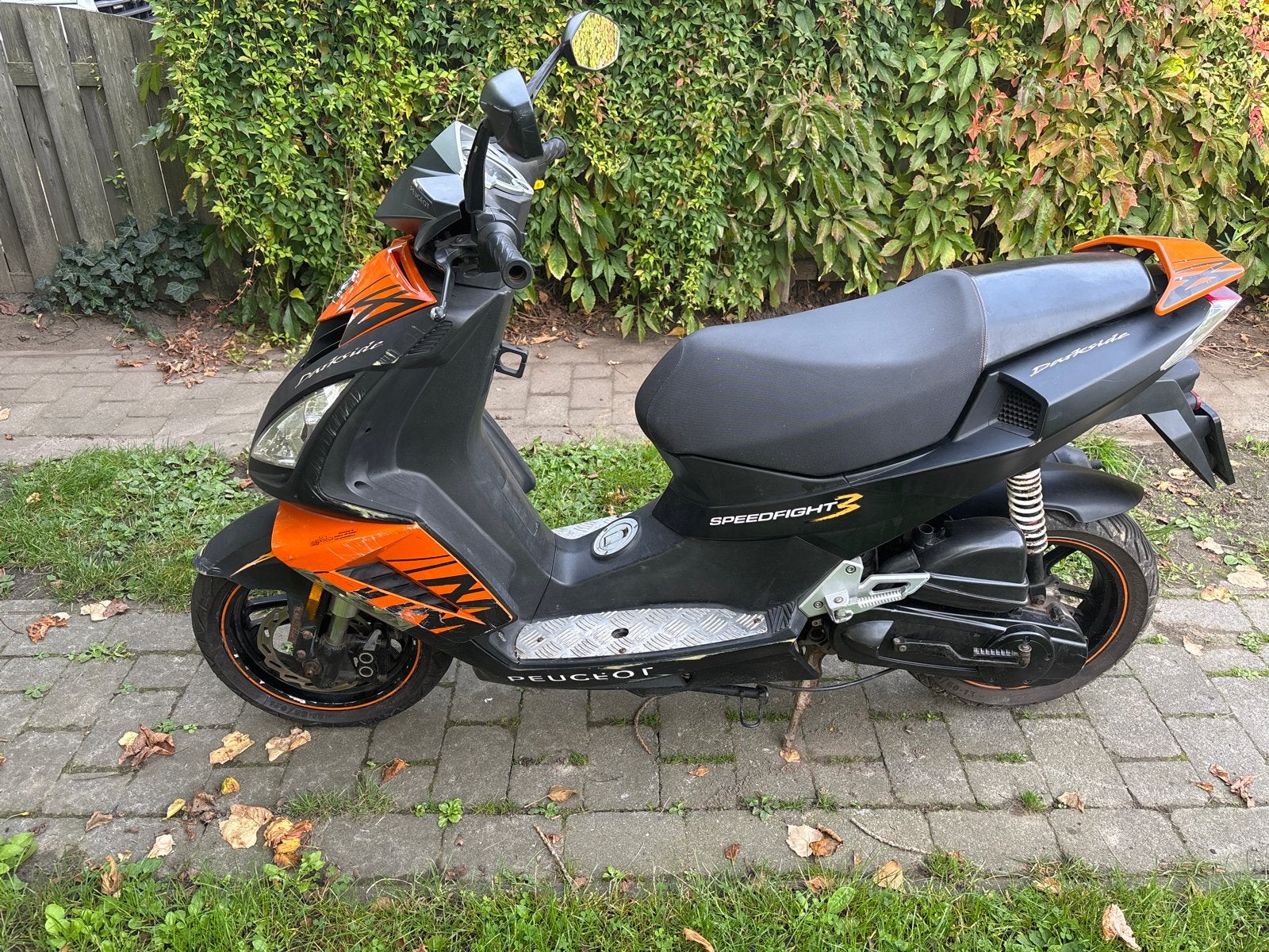 Peugeot Speedfight 3 Darkside bromscooter., Fietsen en Brommers, Ophalen, Tweetakt, Gebruikt, Maximaal 45 km/u