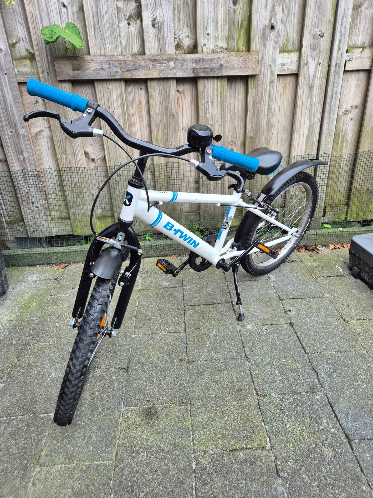 B'Twin Racingboy 300 kinderfiets 20 inch - Goede staat, Fietsen en Brommers, Gebruikt, Velgrem, Minder dan 49 cm, Ophalen