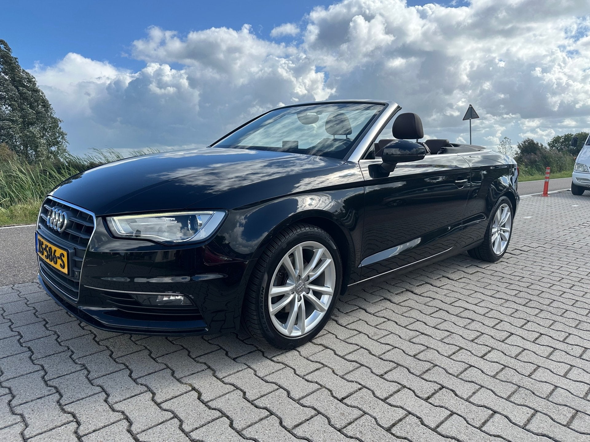 Audi A3 Cabriolet 1.4 TFSI CoD Ambition Pro Line S, Leder, X, Auto's, Gebruikt, Euro 6, 4 cilinders, Zwart