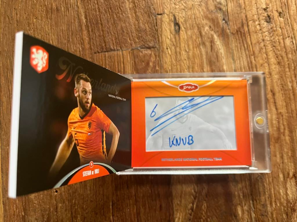 BOOKLET/ DAKA NL-elftal ‘24 Stefan de Vrij autograph 19/50, Verzamelen, Sportartikelen en Voetbal, Ophalen of Verzenden, Nieuw