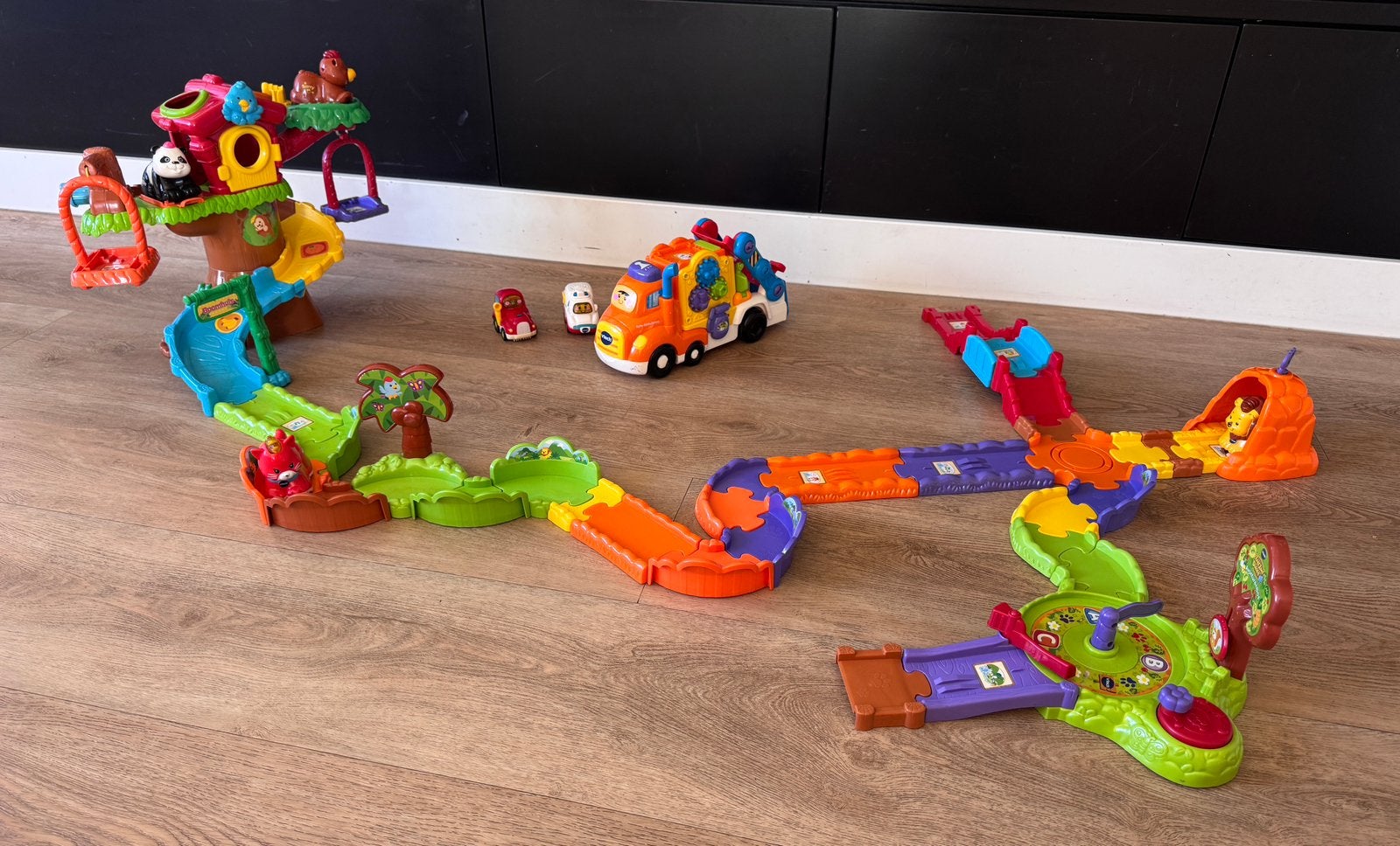 Grote set vtech, zoef zoef, boomhut + vrachtwagen, tractor, Ophalen of Verzenden, Zo goed als nieuw, 6 maanden tot 2 jaar