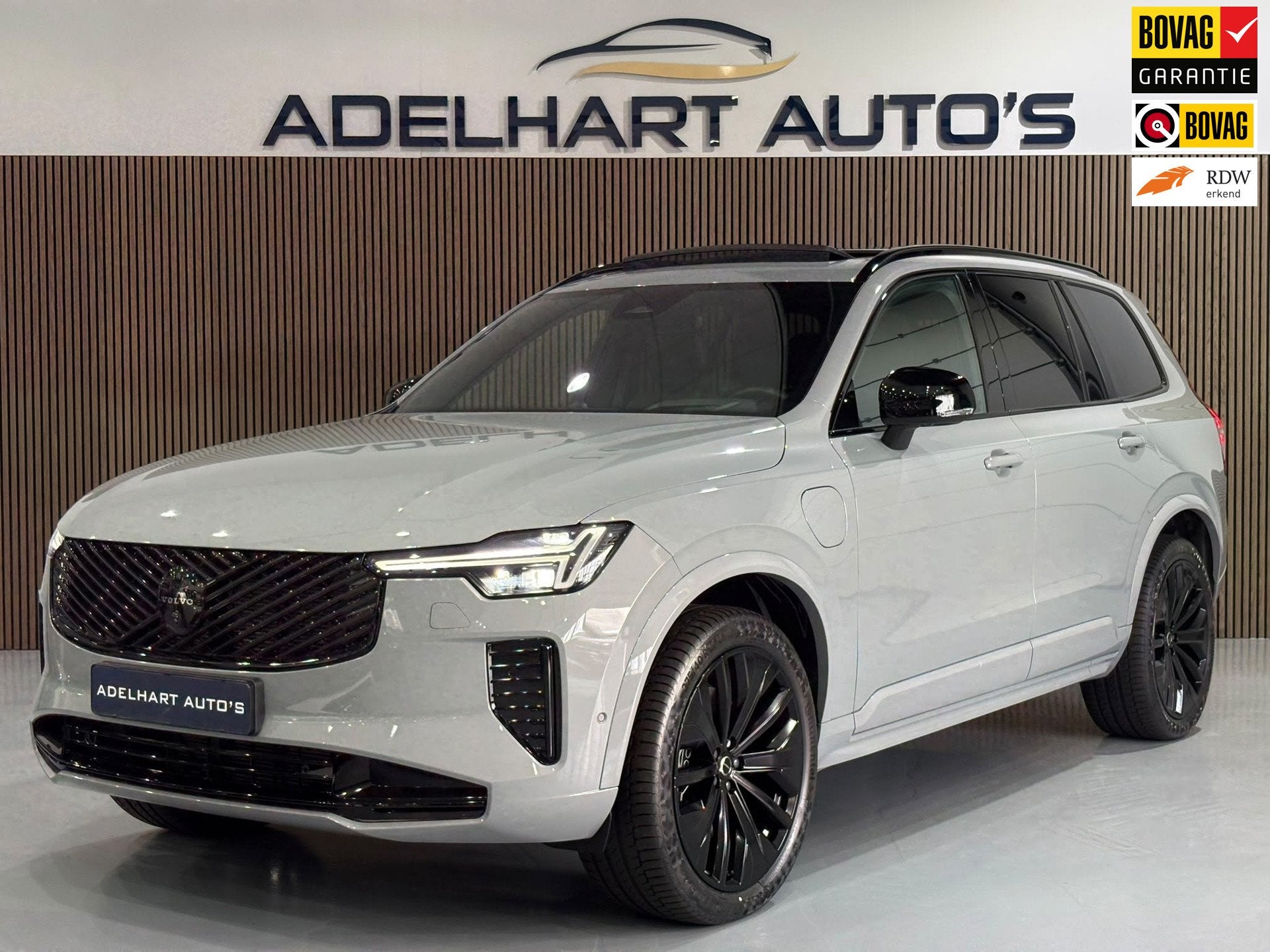Volvo XC90 2.0 T8 Plug-in hybrid AWD Ultra Black Edition 455, Auto's, Dealer onderhouden, Zwart, 4 cilinders, 1969 cc