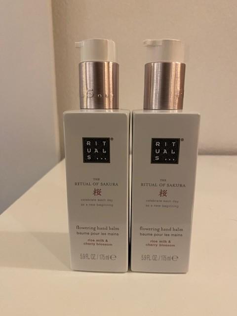 Nieuw Rituals Sakura hand balm creme pompje 175 ml, Verzenden, Nieuw, Bodylotion, Crème of Olie