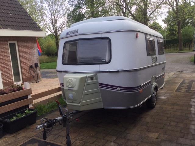 Eriba Touring Caravan - Compact en Compleet, Standaardzit, Particulier, 4 tot 5 meter, 500 - 750 kg