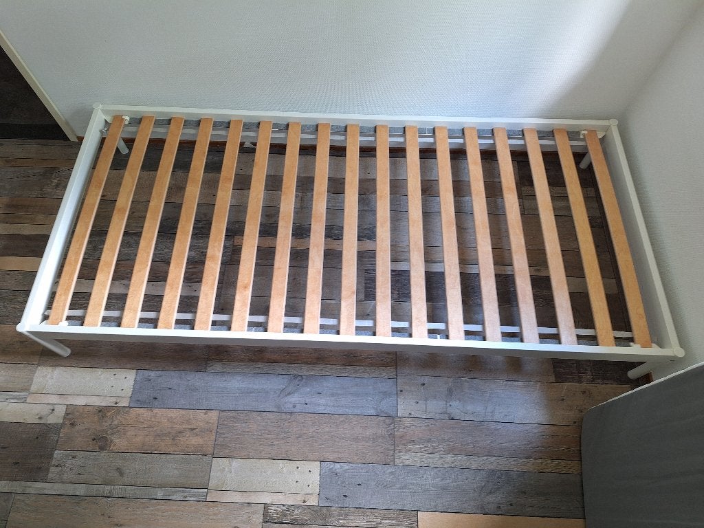 Tweede Hands IKEA Velvelstad bedframe plus matras, Ophalen, Gebruikt, 90 cm, Wit