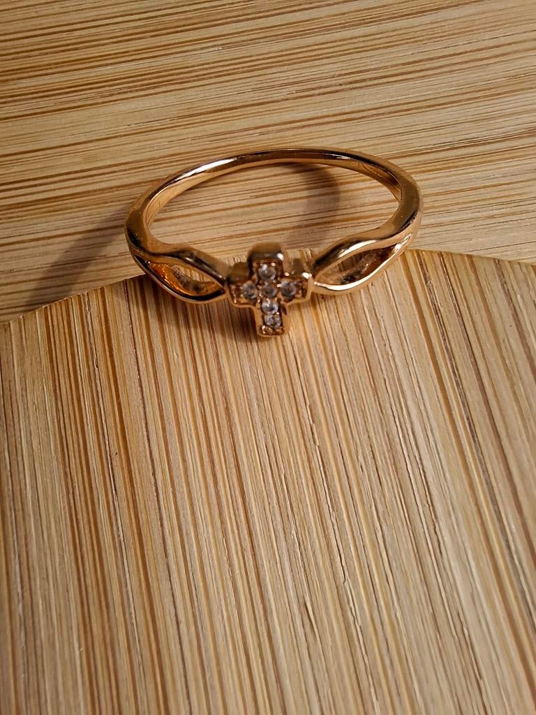 Ring met kruisje, IJzer of Staal, Nieuw, Ophalen of Verzenden, 17 tot 18