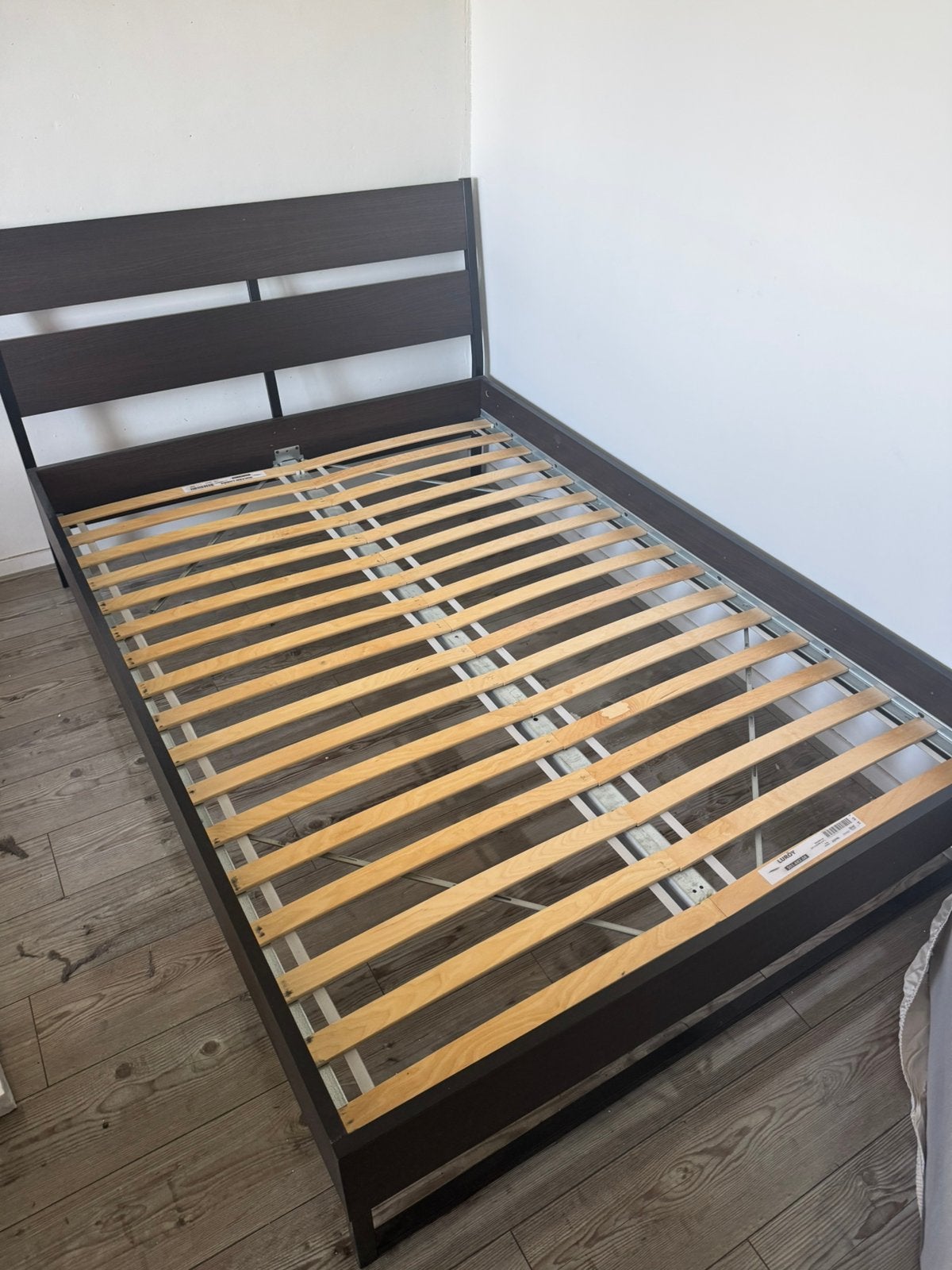 IKEA Trysil bedframe 140x200 cm, Huis en Inrichting, Slaapkamer | Bedden, Ophalen, Wit, Tweepersoons, 140 cm