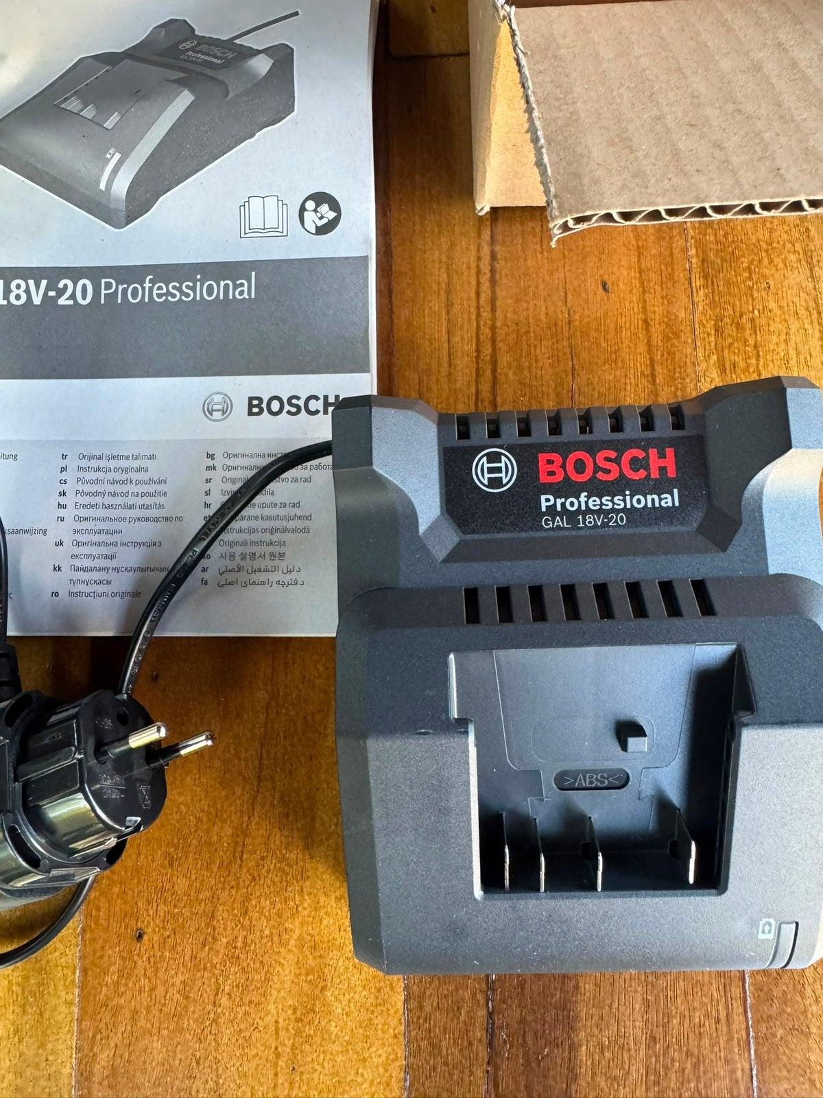 Nieuw Bosch oplader Gal 18V 20 professional 17,50  euro, Doe-het-zelf en Verbouw, Gereedschap | Machine-onderdelen en Toebehoren