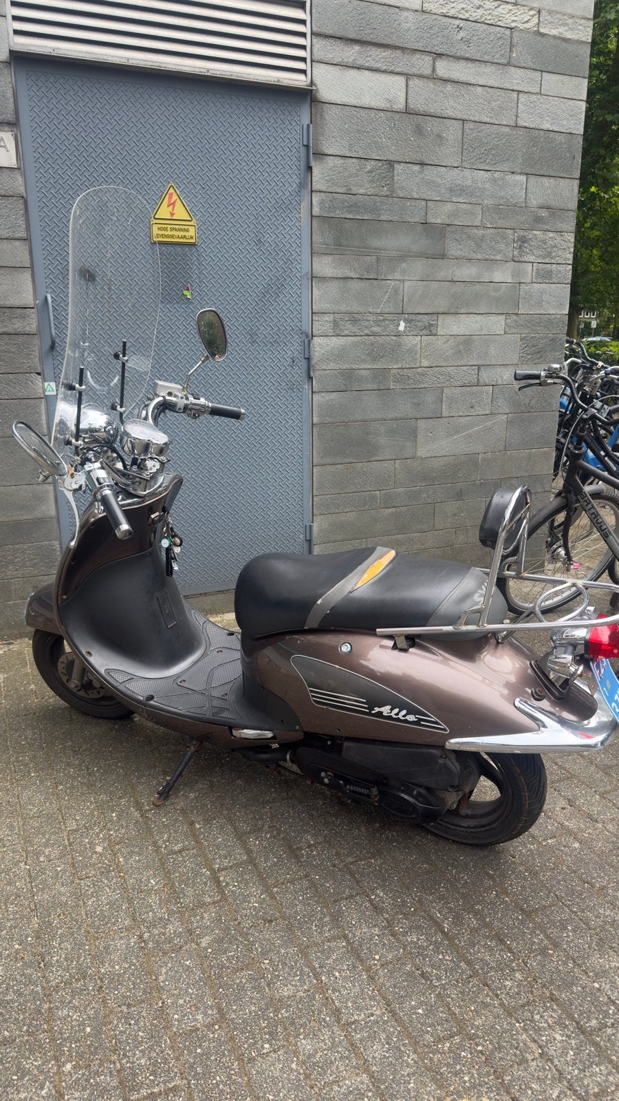 SYM Allo Scooter - Bruin, Gebruikt, Fietsen en Brommers, Scooters | SYM, Gebruikt, Allo, Benzine, Ophalen