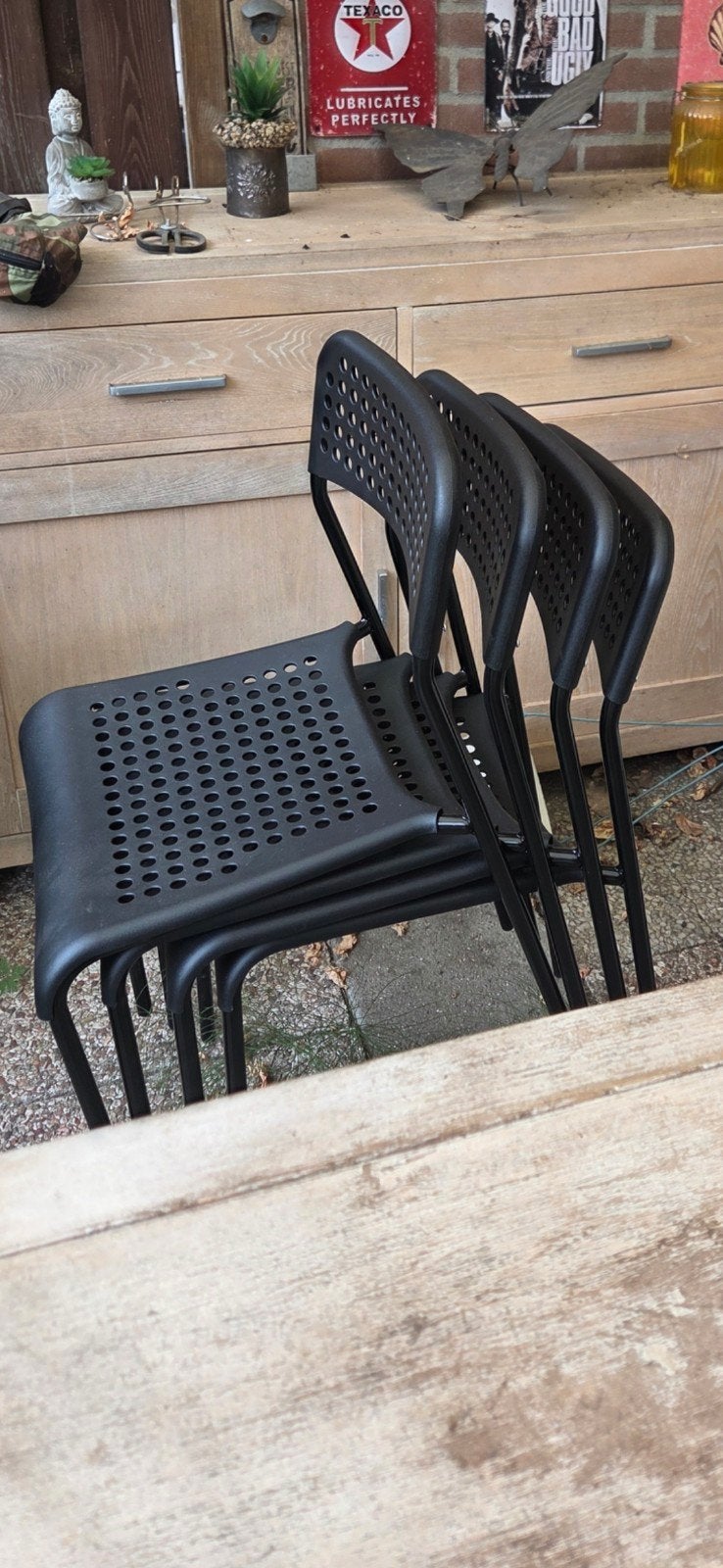 4 ZGAN IKEA stoelen - plastic met gaatjes en metaal, Huis en Inrichting, Ophalen, Zo goed als nieuw, Metaal