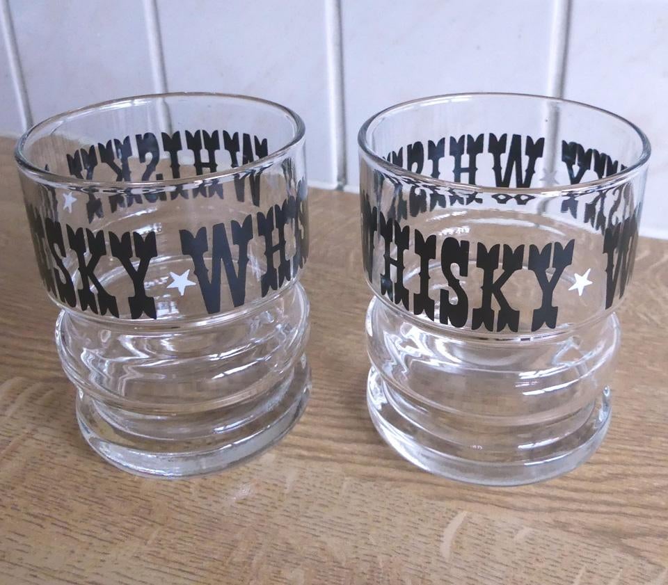 Vintage whiskyglazen whisky glazen seventies retro tekst 2x, Huis en Inrichting, Keuken | Servies, Glas of Glazen, Ophalen of Verzenden