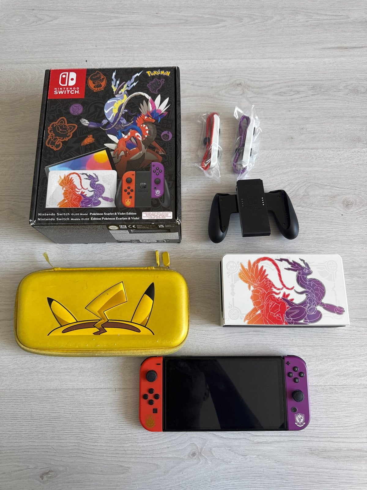 Nintendo Switch OLED Pokémon Scarlet & Violet Edition, Ophalen of Verzenden, Zo goed als nieuw, Met 2 controllers, Switch OLED