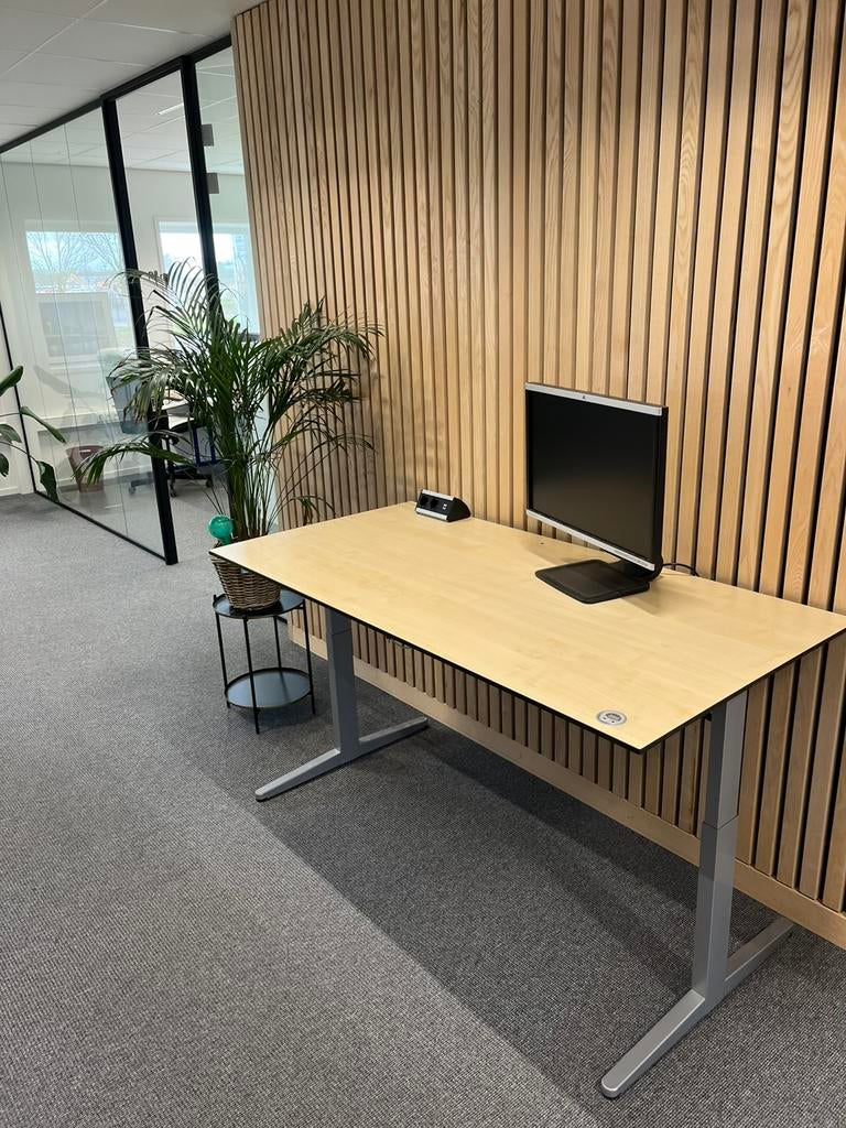 Elektrisch verstelbaar zitbureau 160x80cm (Ahrend), Ophalen, Elektrisch, Zo goed als nieuw