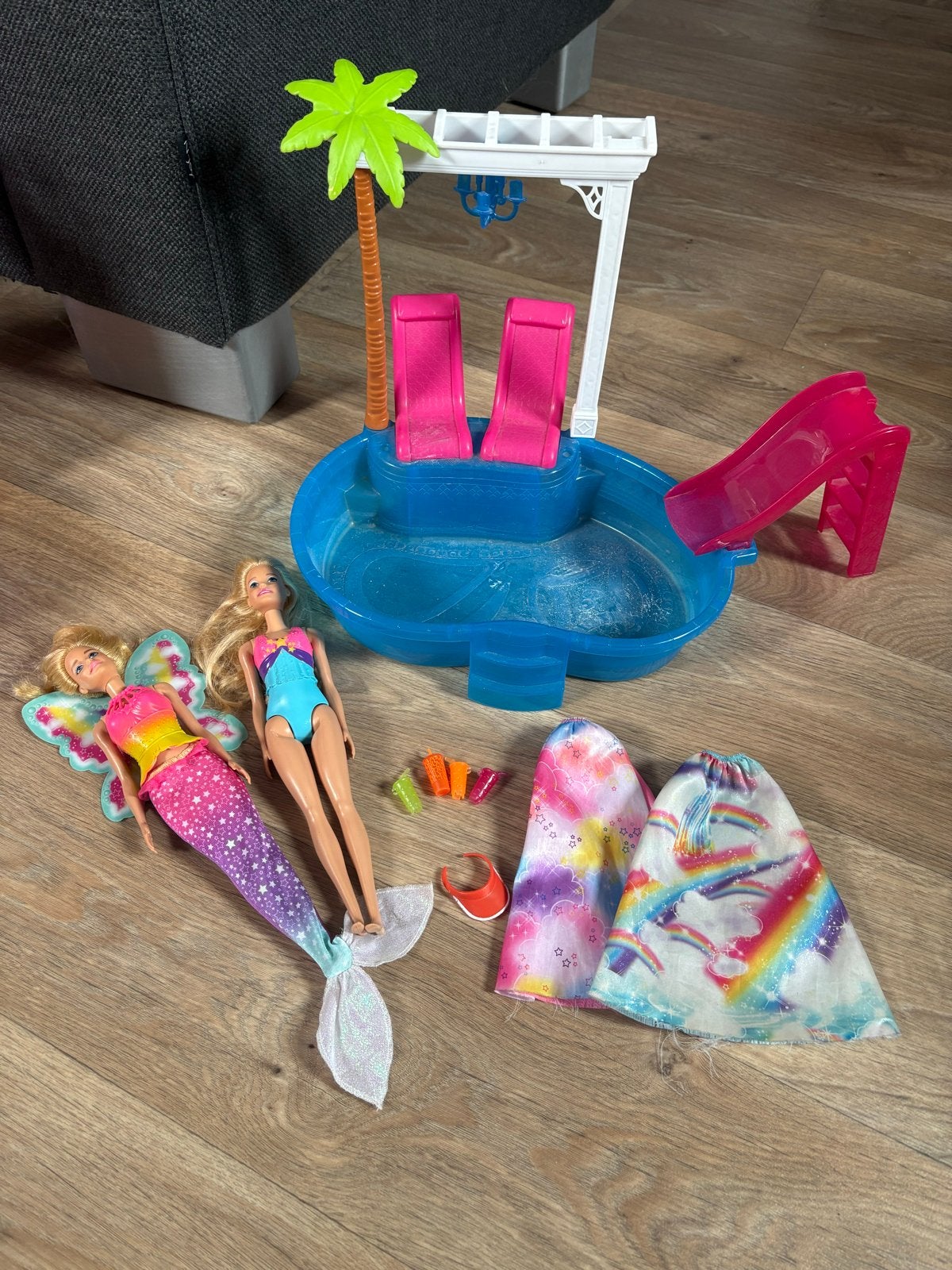 Barbie poppen met zwembad, Kinderen en Baby's, Speelgoed | Poppen, Ophalen of Verzenden, Gebruikt, Barbie