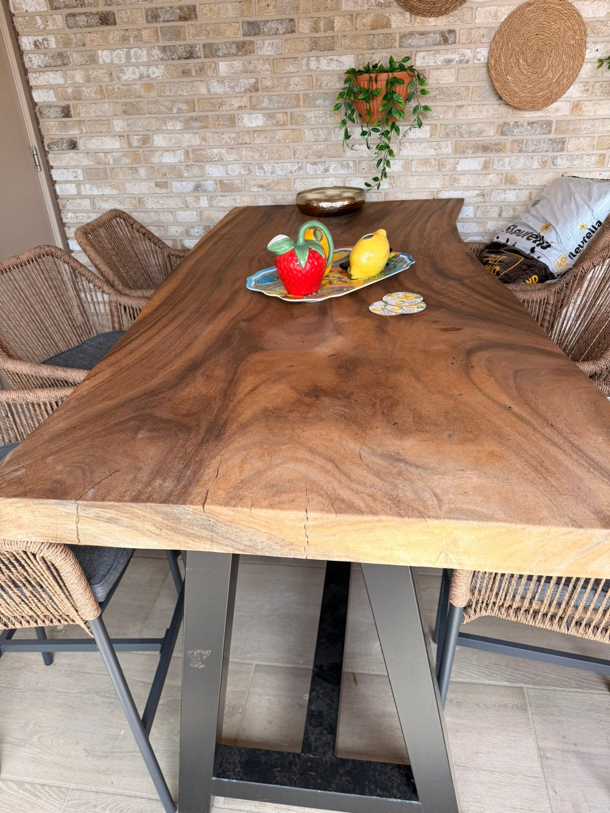 Eettafel set/ tuinset boomstam, Huis en Inrichting, Tafels | Eettafels, Kunststof, 200 cm of meer, Zo goed als nieuw, Rechthoekig