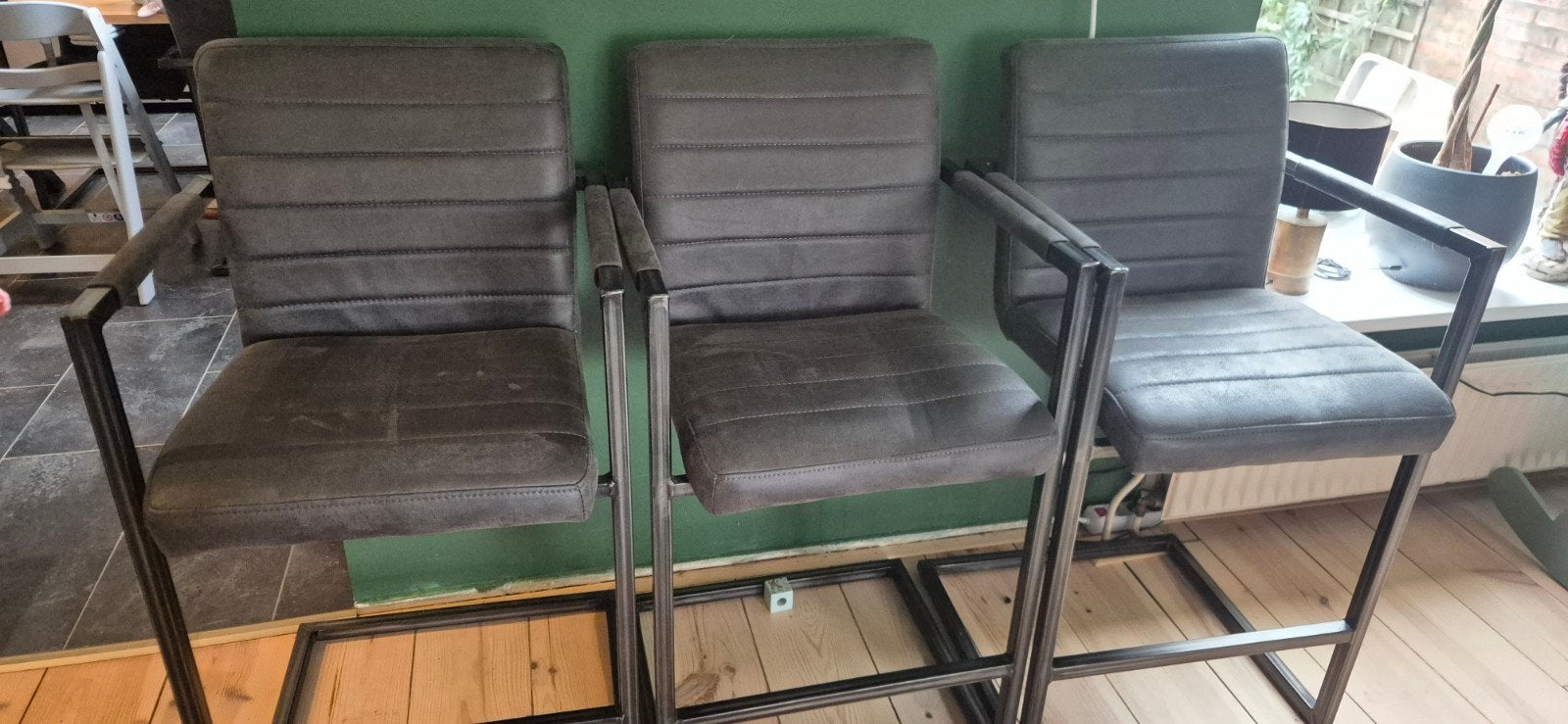3 barkrukken met rug- en armleuning - zo goed als nieuw, Huis en Inrichting, Ophalen, Met voetsteun, Zo goed als nieuw, Metaal