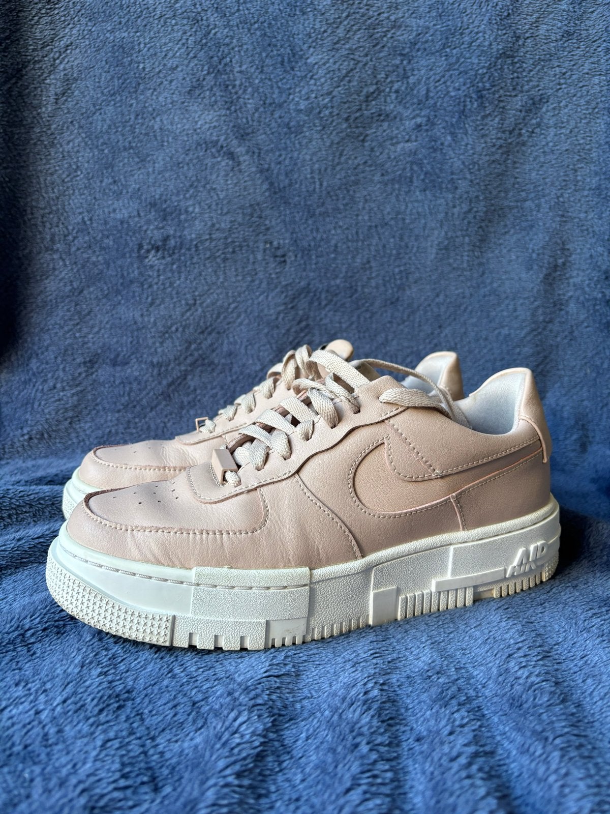 Nike Air Force 1 sneakers leer maat 38,5, Kleding | Dames, Schoenen, Ophalen of Verzenden, Sneakers of Gympen, Roze, Gedragen