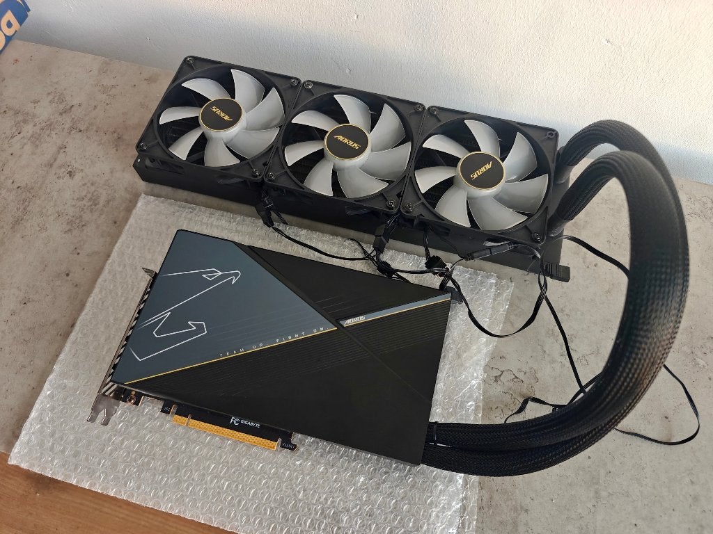 Gigabyte RTX 4080 16GB | AORUS XTREME WATERFORCE 360mm aio, Ophalen, GDDR6, Zo goed als nieuw, HDMI