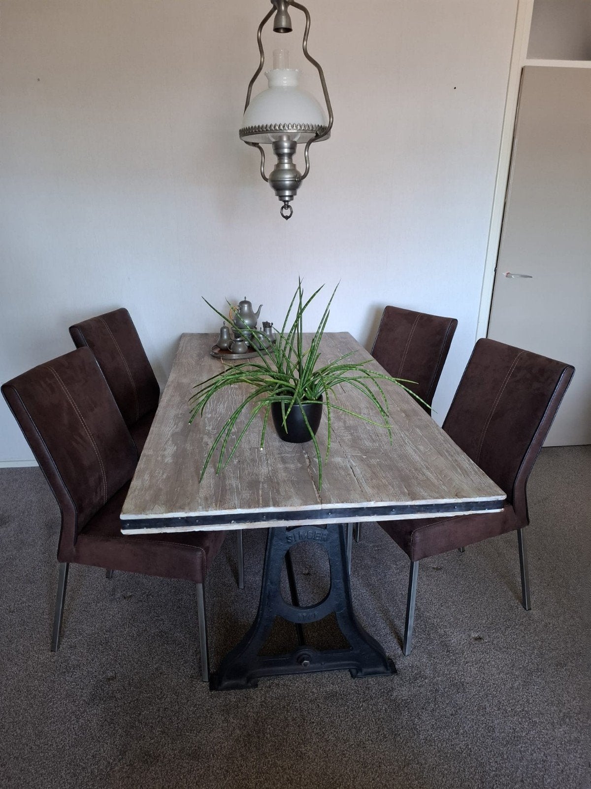Eettafel met 4 stoelen. (eethoek), Ophalen, Gebruikt, Industrieel, 4 tot 6 stoelen
