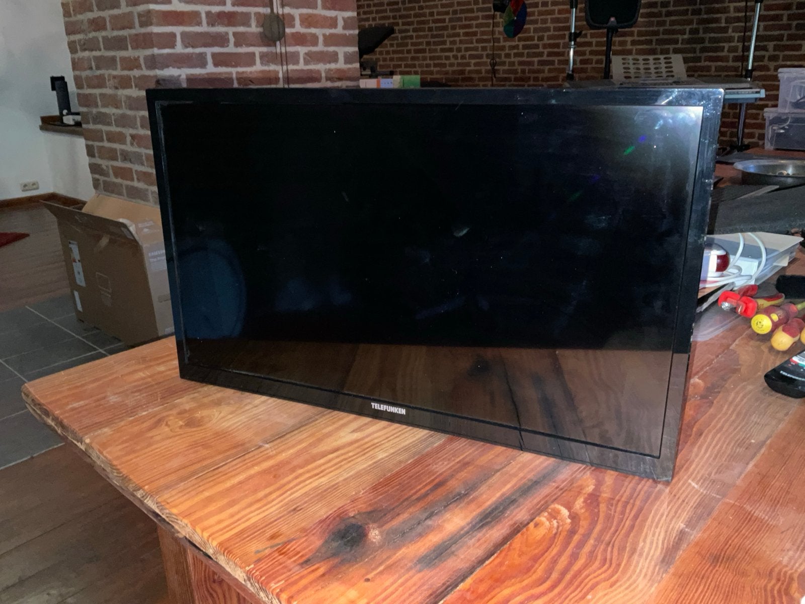 Telefunken XH24J501VD LED TV - 60 cm (24 inch) SmartTV, Overige merken, Gebruikt, 50 Hz, Ophalen of Verzenden
