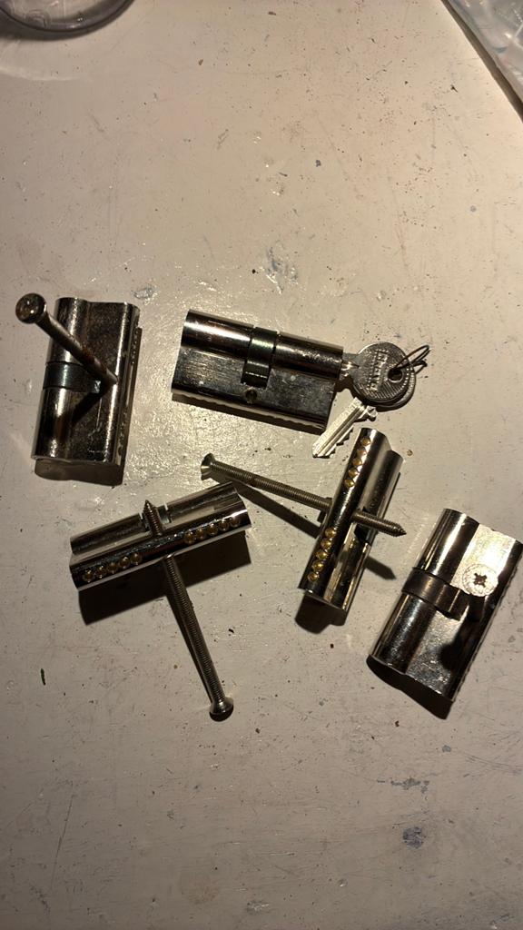 5x slot met sleutels, Ophalen, Zo goed als nieuw, Rvs, Slot
