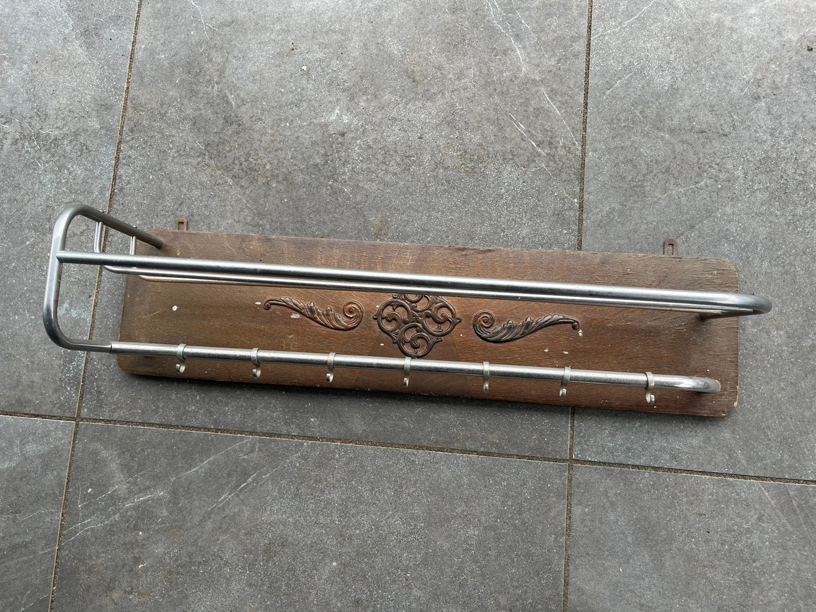 Bruine houten kapstok vintage met metalen rek, Tuin en Terras, Ophalen, Zo goed als nieuw