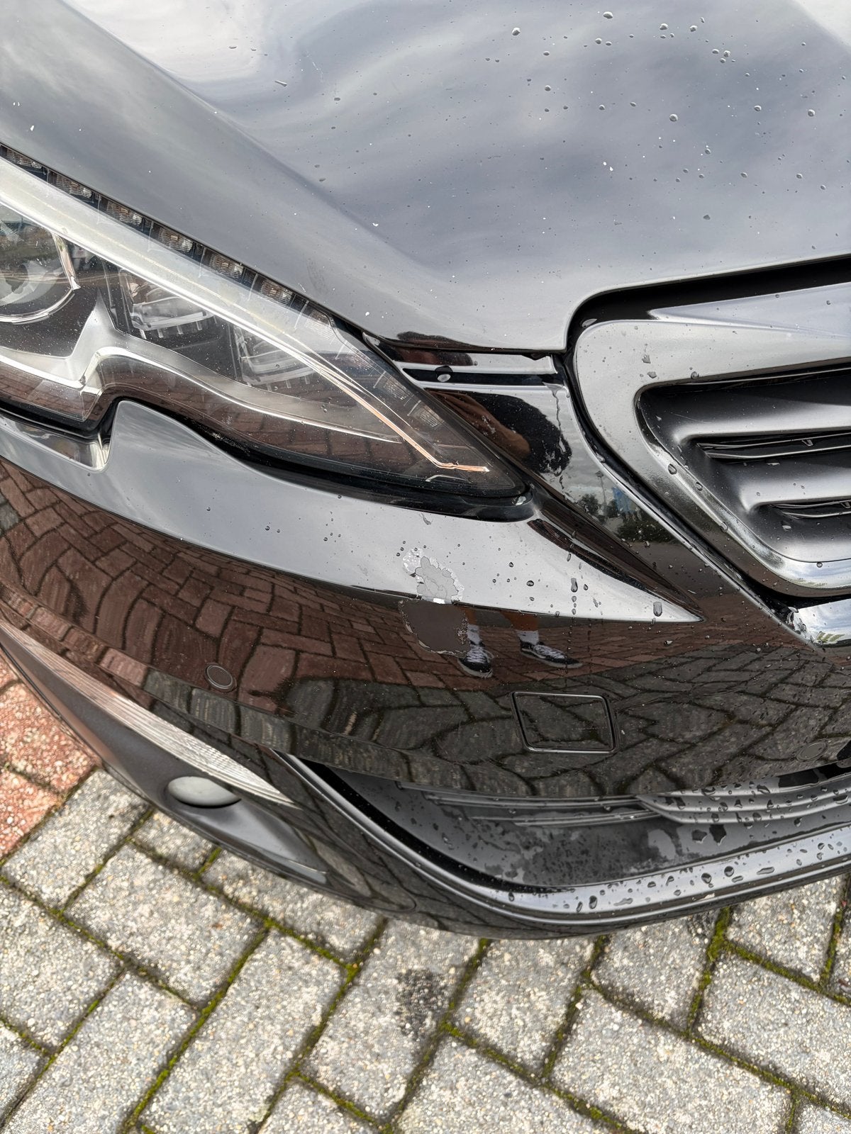 Foto 9 van Peugeot 308 1.2 E-thp 130pk 2015 Zwart LEKT KOELVLOEISTOF