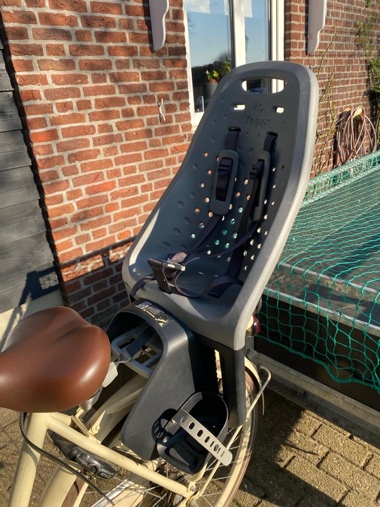 Yepp Achterzitje Fietsstoeltje - Grijs, Ophalen, Achterzitje, 22 t/m 36 kg, Gebruikt