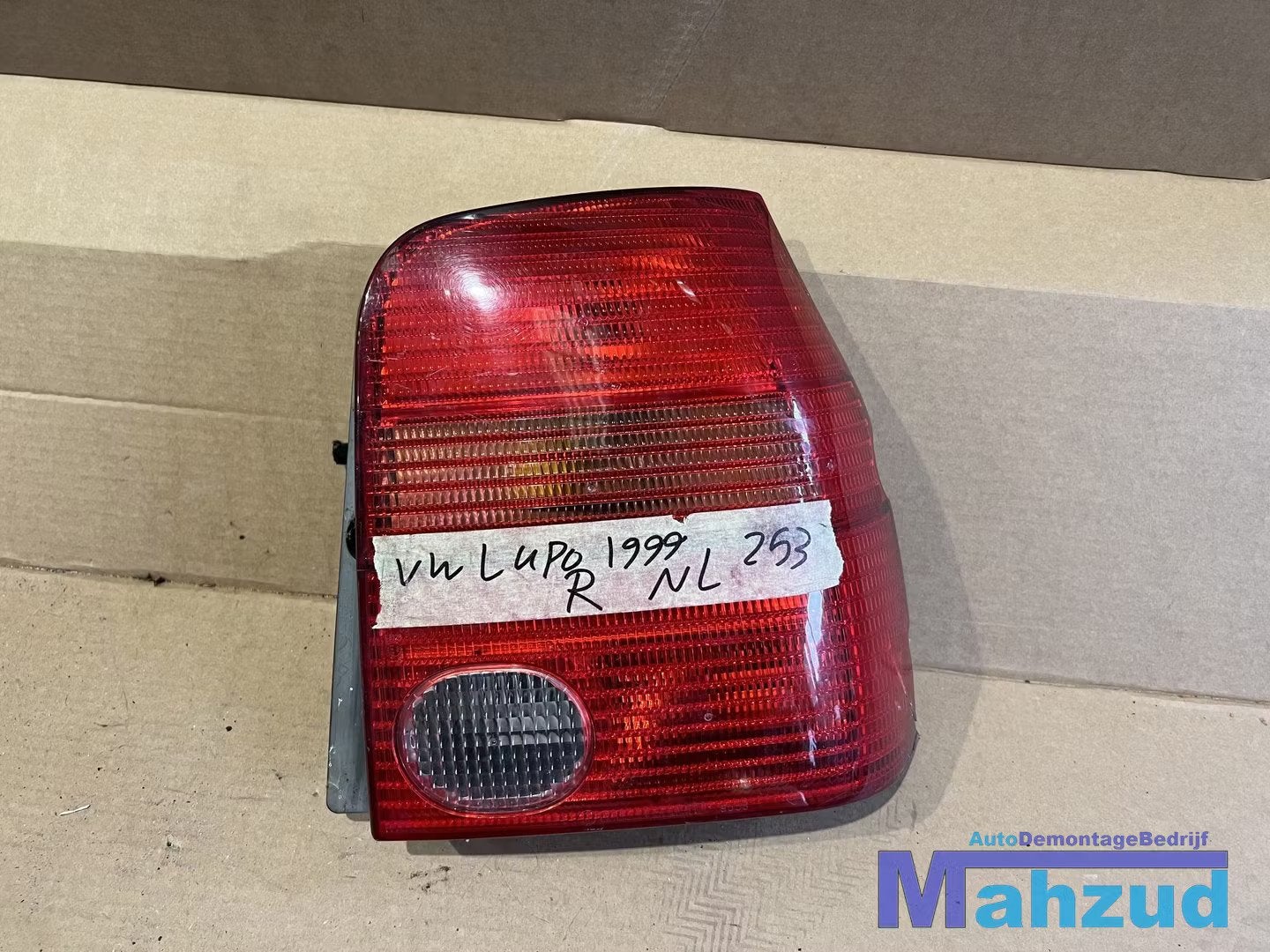 VW LUPO RECHTS ACHTERLICHT Fitting, Gebruikt, Volkswagen, Volkswagen AG, Berliner Ring 2
38440  Wolfsburg, DE
